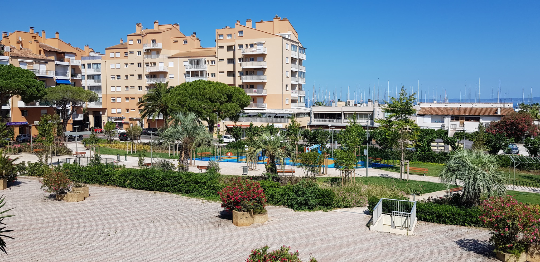 location Studio Port de Hyères | Agence du Gabier